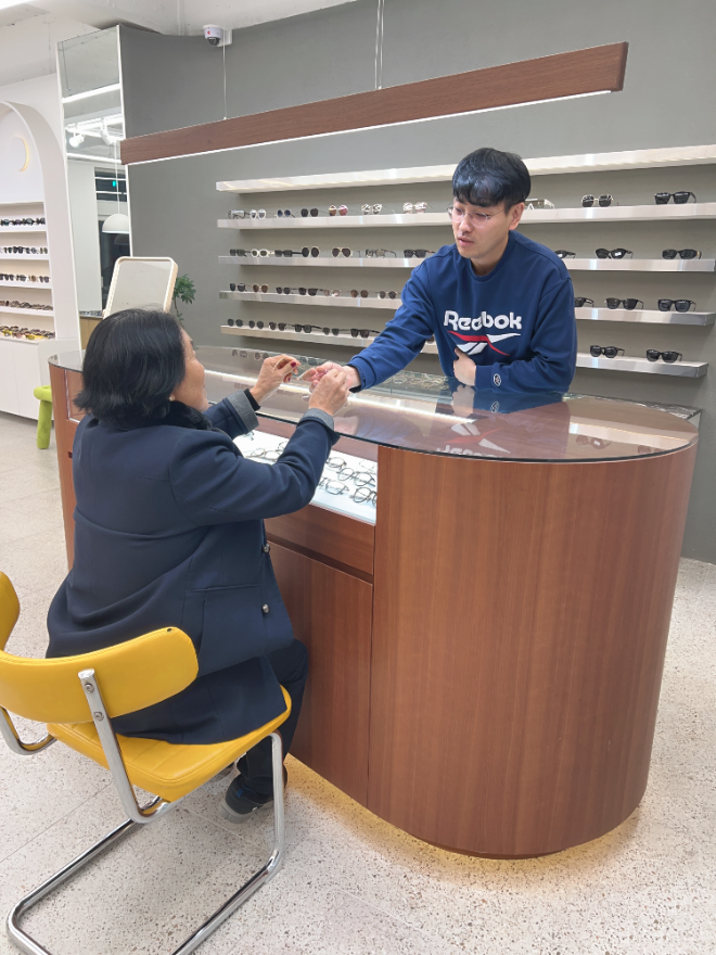 뉴글라스 봉선점 이동호 점장