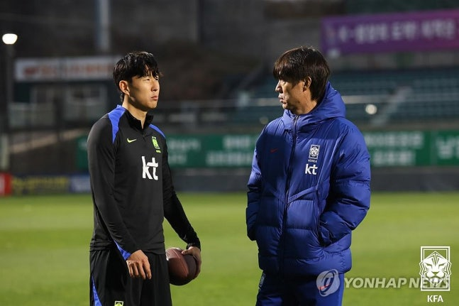 손흥민과 홍명보 감독 / 사진=연합뉴스