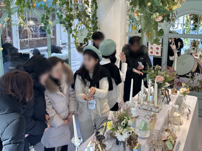 프렌치 럭셔리 뷰티와 K-뷰티의 만남∙∙∙ 샬랑 드 파리x무신사 뷰티, 성수 팝업스토어 첫날부터 ‘성황’