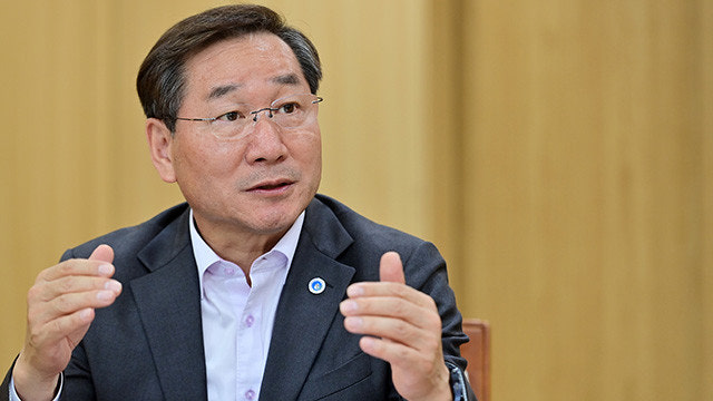 유정복 인천시장이 2026 병오년 신년사를 밝히고 있다.