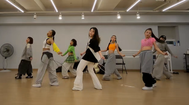 석예빈 KIDOL&DTD 아카데미 대표(가운데)와 AMP 멤버들_빅컬쳐엔터테인먼트 제공