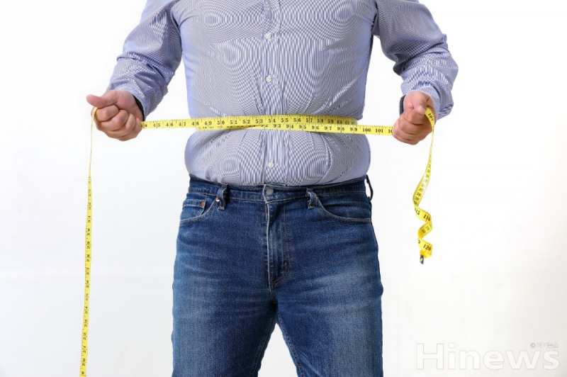 뱃살 빼기 7계명을 기억하고 일상에서 하나씩 실천해보는 것이 중요하다. 작은 습관 변화가 쌓이면 복부지방 감소와 건강한 몸 관리로 이어질 수 있다. (이미지제공=클립아트코리아)