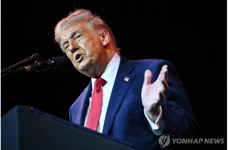 트럼프 미국 대통령은 6일(현지시간) "베네수엘라 과도 정부가 제재 대상이었던 고품질 원유 3000만∼5000만 배럴을 미국에 인도할 것"이라고 밝혔다. 사진=AFP, 연합뉴스