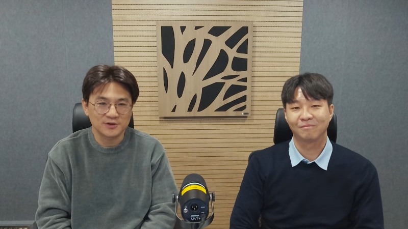 왼쪽부터 '퍼스트 디센던트' 주민석 디렉터, 제이슨 커뮤니티 매니저(출처='퍼스트 디센던트' 유튜브).