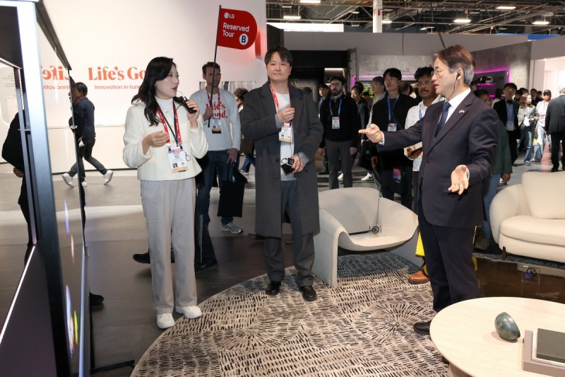 세계 최대 규모 기술 박람회인 CES 현장에 방문한 고양시 대표단