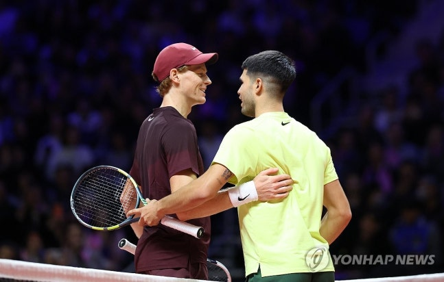 경기 마친 알카라스와 신네르 / 사진=연합뉴스