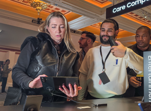 삼성전자 갤럭시 Z 트라이폴드가 미국 IT 전문지 씨넷(CNET)이 선정하는 'Best of CES 2026 어워드'에서 '최고의 제품(Best Overall Winner)'과 '최고의 모바일 기술(Best Mobile Tech)' 2개 부문에서 수상했다고 12일 밝혔다. / 사진 = 삼성전자