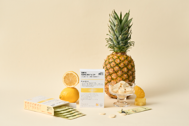 포뮬라인이 밝은 피부 톤 관리를 위한 신제품 ‘레몬파인 토닝톡스 코인’을 출시하며 이너뷰티 라인업을 확장했다