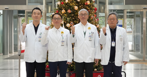 해운대백병원 로봇수술센터 비뇨의학과 의료진 (왼쪽부터 박명찬 교수, 정재승 교수, 박상현 교수(센터장), 오철규 교수) (사진 제공=해운대백병원) (사진 제공=해운대백병원)