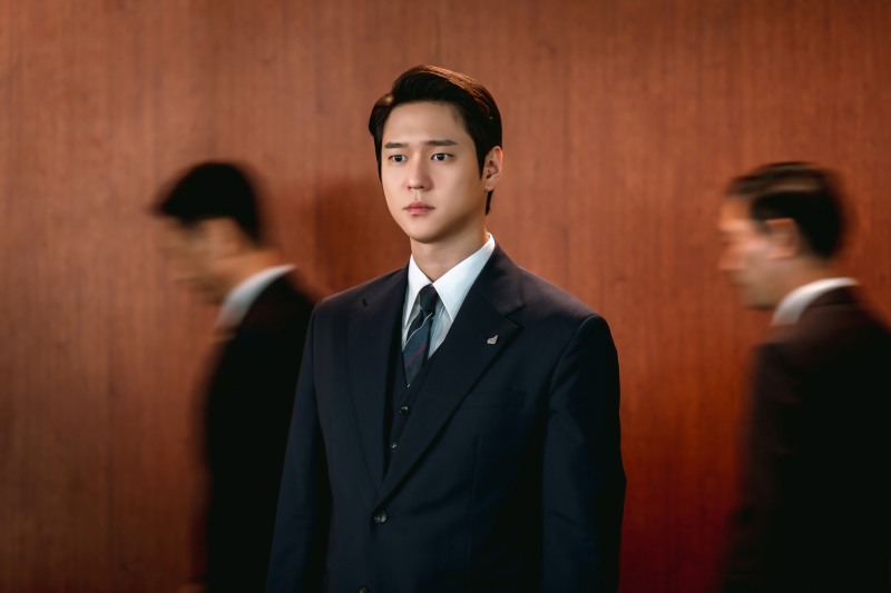 고경표, ‘언더커버 미쓰홍’으로 新 인생 캐릭터 예고…90년대 증권가 사로잡을 ‘세기말 냉미남’