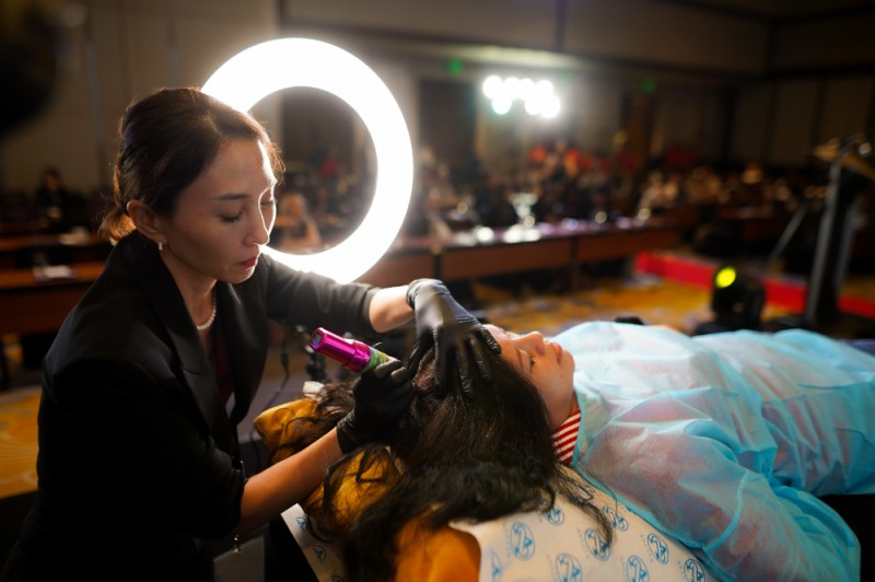 스칼프강 강세경 원장 "SMP 두피문신, 점만 찍는 게 아니다?...0.1mm서 승부”