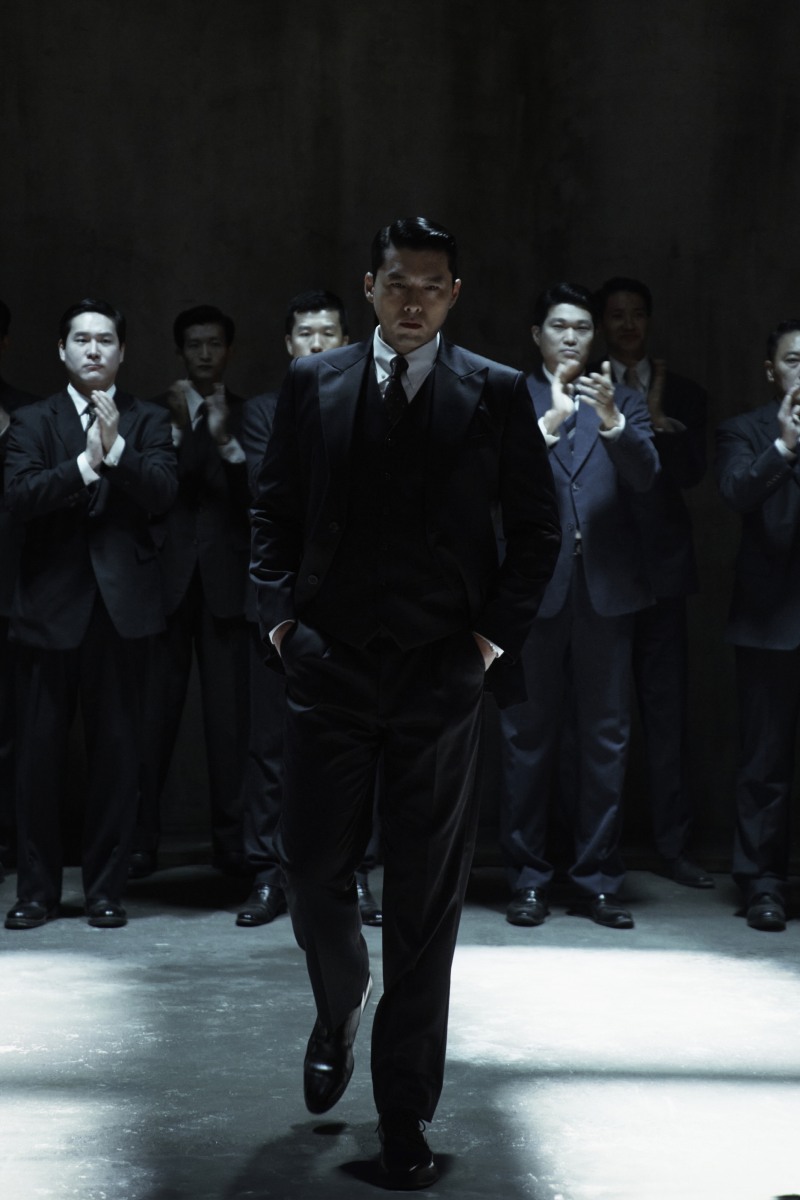 ‘메이드 인 코리아’ 현빈, 백기태로 인생캐 경신…역대급 비주얼 미공개 스틸 대방출