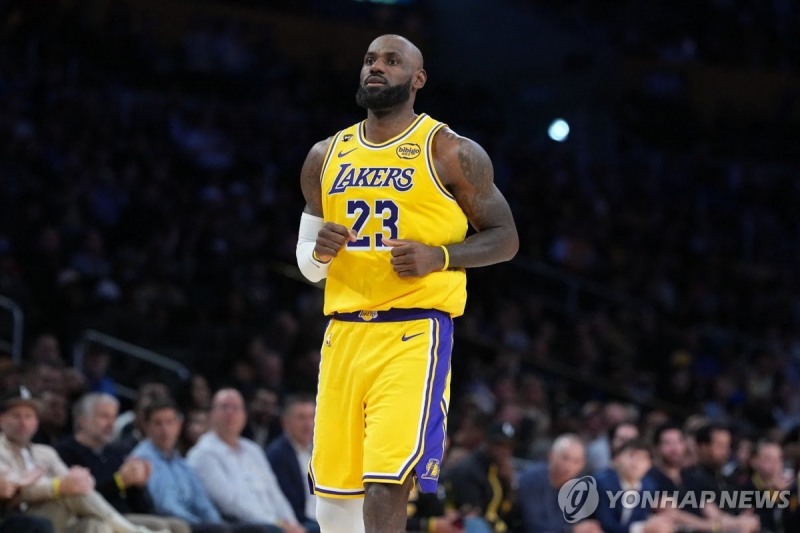 "제임스의 엔딩, 고향 클리블랜드여야" 전 동료 커즌스 "클리블랜드에서 가장 먼저 영구결번돼야"