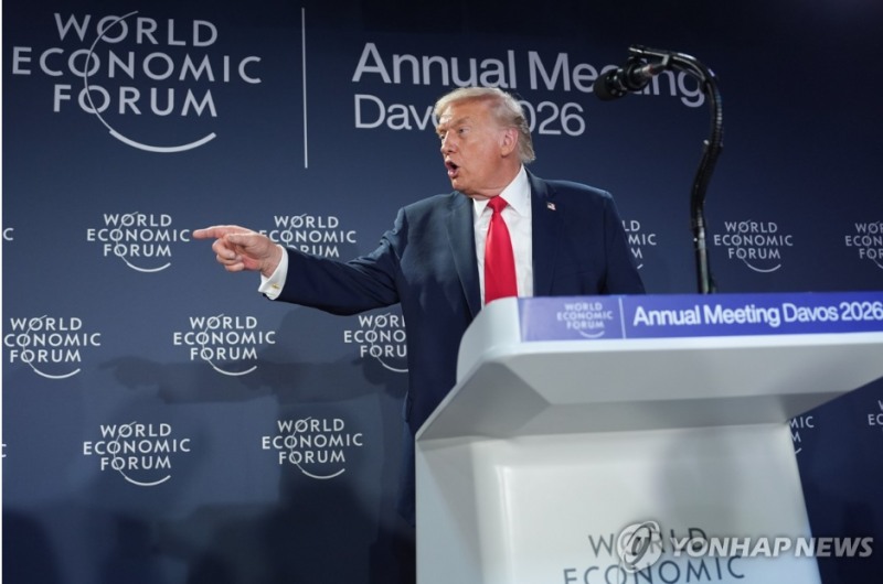 월가에서는 트럼프 대통령이 예측 불가능하고 정백 방향을 너무 빨리 바꾼다는 지적이 나오고 있다. 사진=AP, 연합뉴스