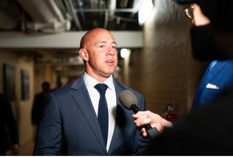 엔비디아의 'H200 칩' 과 같은 국가안보에 직격되는 AI 반도체 수출을 막는 법안이 21일(현지시간) 미하원 외교위를 통과했다. 사진=브라이언 매스트 하원 외교위원장, 블룸버그통신