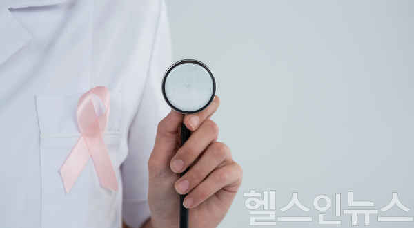 장애 여성 유방암 환자는 진단과 치료에서 격차를 겪으며, 그 결과 사망 위험이 비장애인보다 크게 높다. (사진 제공=클립아트코리아)