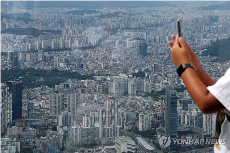 국민 절 반 가량은 이재명 정부의 부동산정책에 대해 부정적으로 평가하고 있는 것으로 22일 나타났다. 사진=연합뉴스