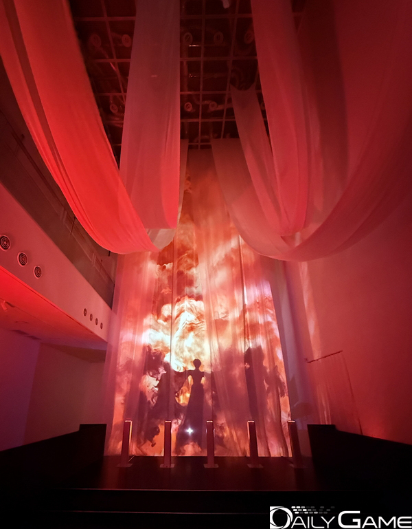 전시의 마지막을 장식하는 '해원'이 전시장 전체의 분위기를 강조한다.