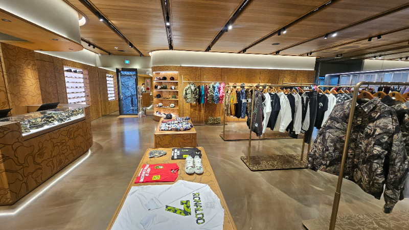 베이프 도산 플래그십 스토어 내부./알스퀘어