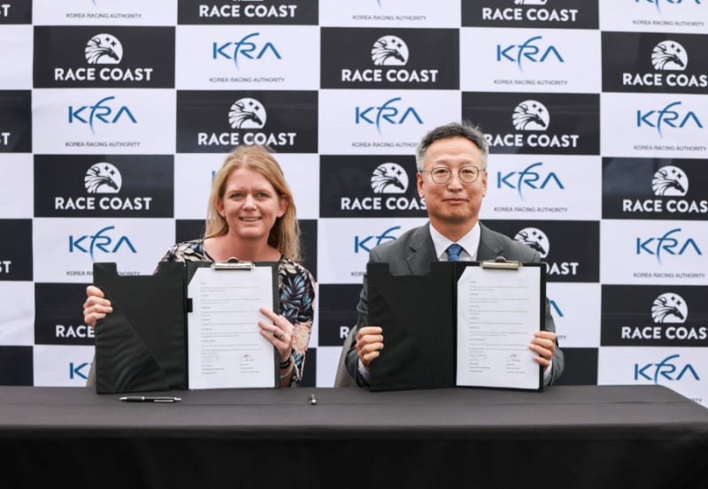 (좌)SAJA COO Tarryn Mason (우)한국마사회 송대영 경마본부장