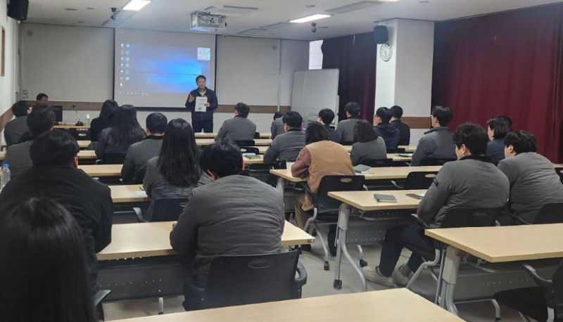 안전보건공단 경남지역본부(KOSHA, 본부장 김종길)는 2026년 현장중심의 실효성 있는 산재예방사업을 수행하기 위해 사업추진 TF 세미나를 개최했다./안전보건공단 경남지역본부