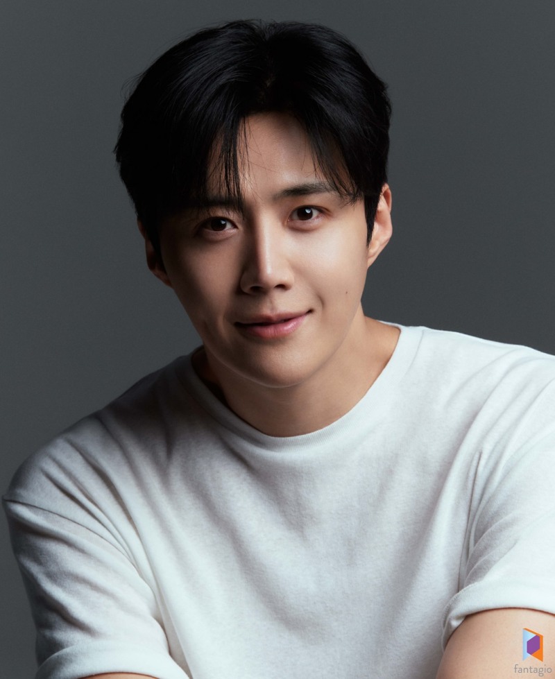 김선호, 팬들의 일상 속으로…소통 플랫폼 '프롬' 오늘(26일) 오픈