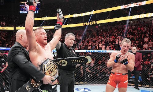 게이치 6년 만에 UFC 라이트급 잠정 챔피언 재등극…핌블렛에 판정승