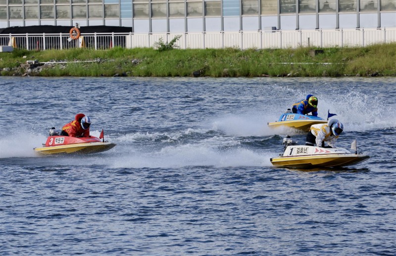 <경정> ‘괴물 스타트’ 김효년, 통산 500승 달성!