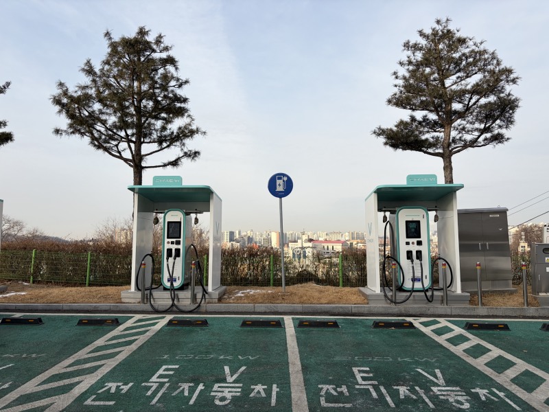 전기자동차 충전시설 신고·책임보험 가입 의무화