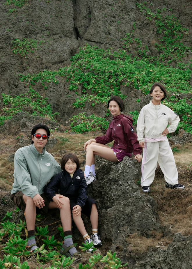 사진: 노스페이스 홍보대사로 활동 중인 김나영 패밀리의 2026년 봄 시즌 화보