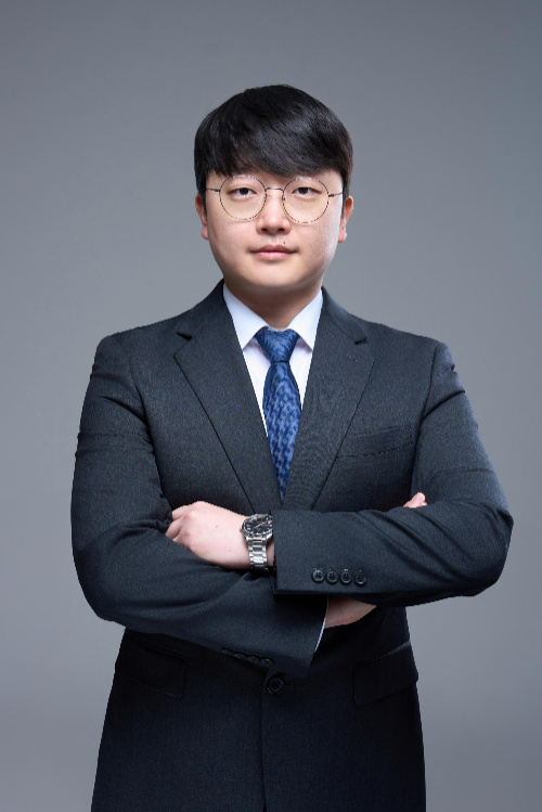 사진: 법무법인 홍림 군형사전문 김남오 대표변호사