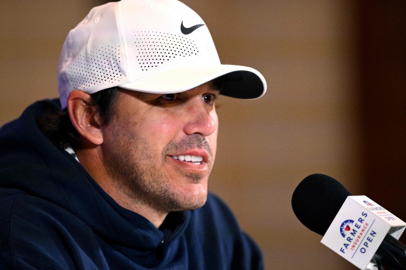 기자회견에 참석한 브룩스 켑카