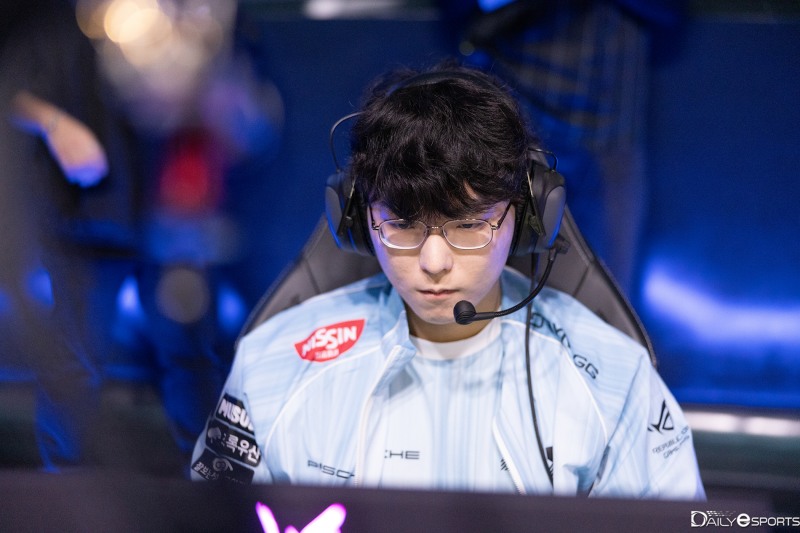 '유칼' 손우현, "동료들과 행복한 한 해 되길"