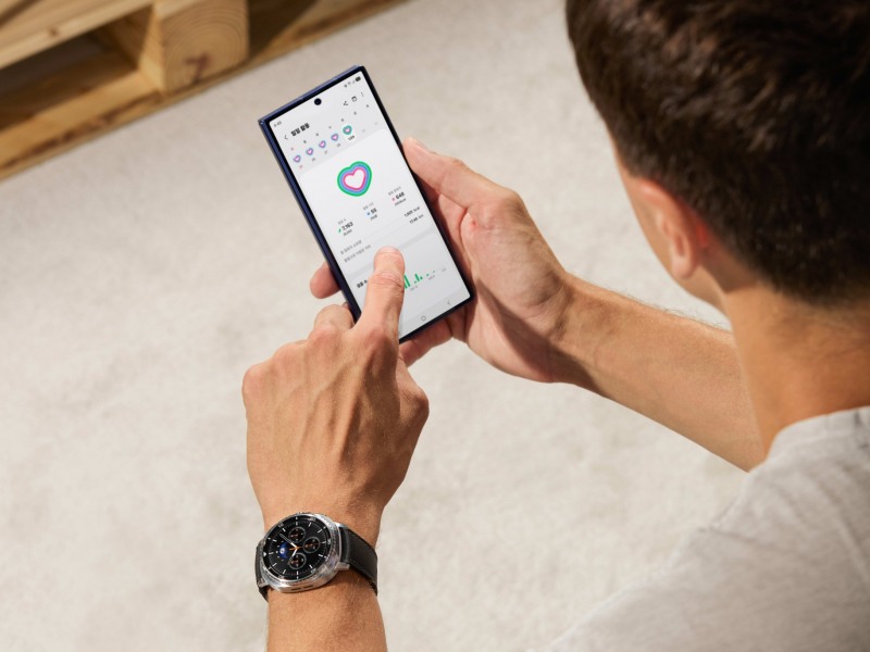 삼성전자의 갤럭시 워치8 시리즈 등에 탑재된 삼성 헬스의 주요 기능이 식품의약품안전처(식약처)의 '디지털의료·건강지원기기' 1호로 등록됐다./삼성전자