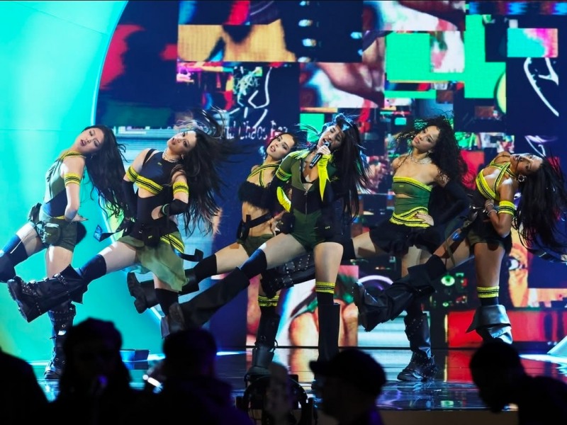 캣츠아이, 그래미 무대 뒤흔들었다…역동적 공연에 쏟아진 기립박수