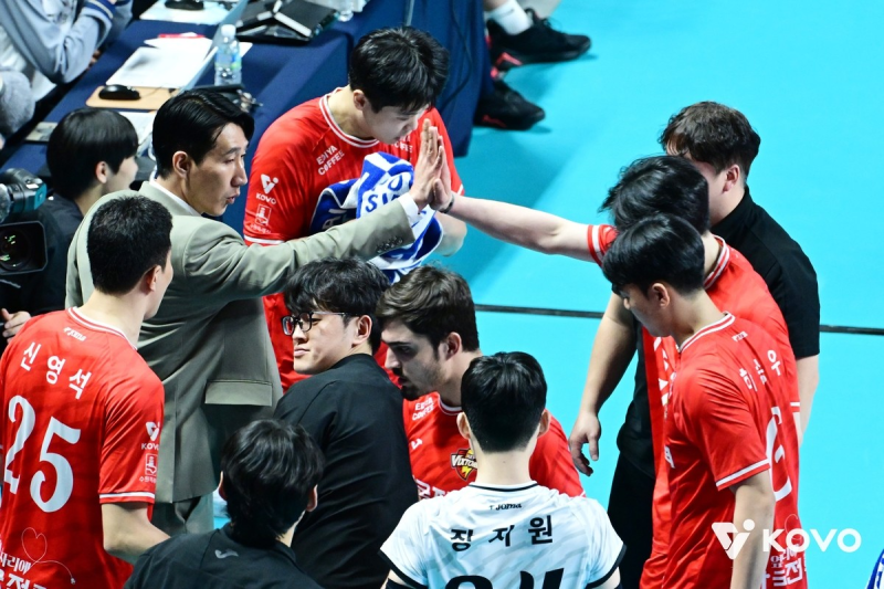 한국전력, 우리카드 3-1 제압…듀스 혈전 끝 3위 도약