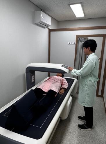 고창군, ‘노후 뼈 건강 지킴이’ 골밀도 검사 상시 운영 (이미지 제공=고창군)
