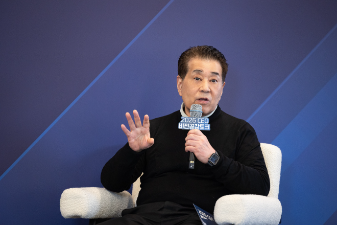 임직원들과 'CEO 공감토크' 참여한 장인화 포스코홀딩스 회장 / 사진 = 연합뉴스