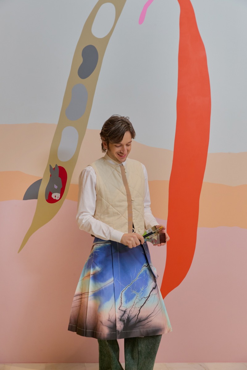 델보, 캐스퍼 보스만스 협업 팝업 통해 SS26 익스클루시브 공개