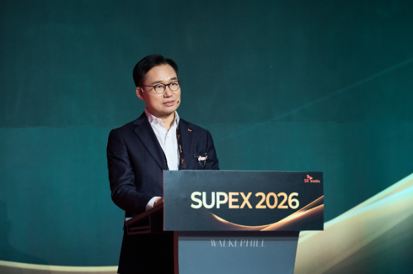 2026년 비전과 전략방향을 발표하고 있는 SK인텔릭스 안무인 대표이사