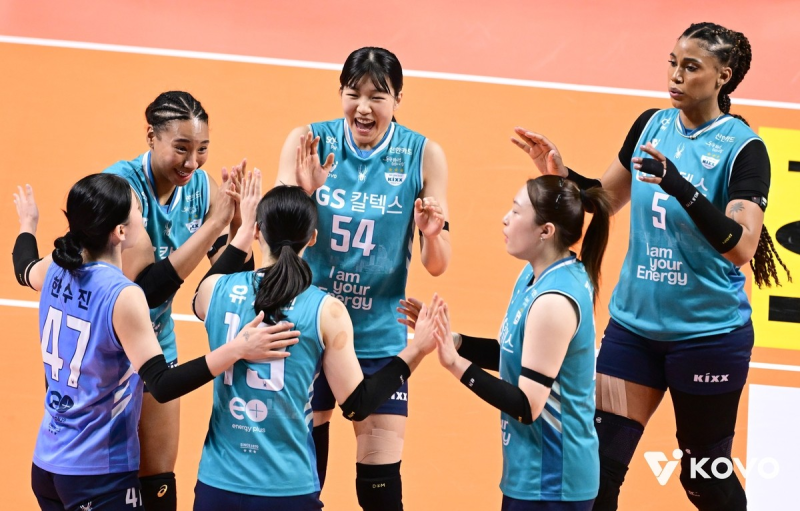 GS칼텍스, 페퍼저축은행 3-0 완파…4연승으로 4위 등극