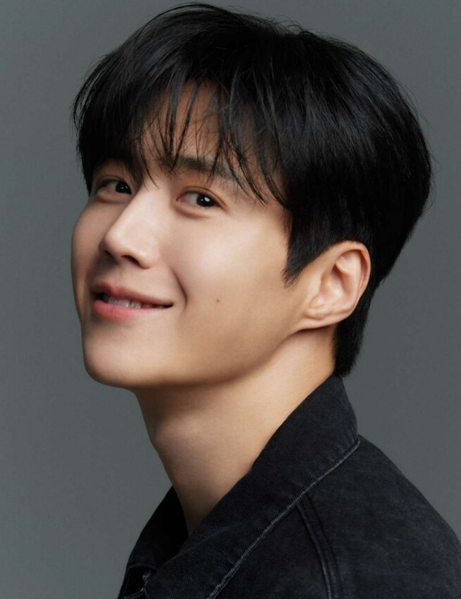 김선호, 네티즌 어워즈 남자연기상 ‘톱5’ 진입…11계단 상승