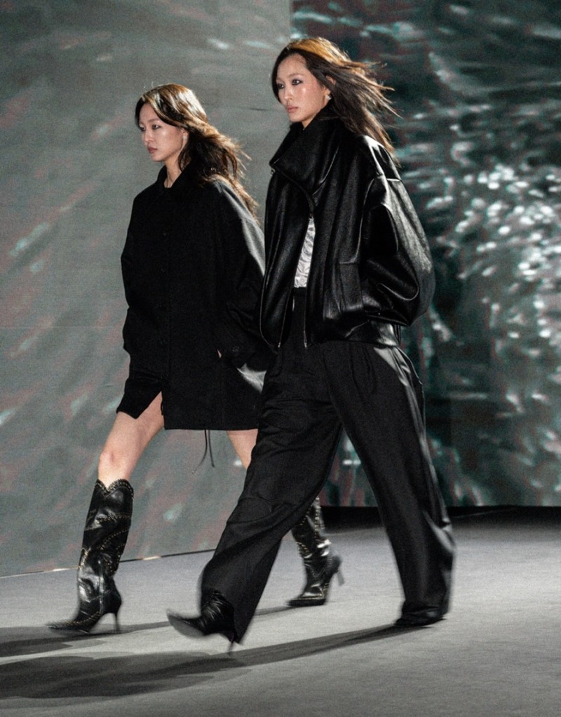 엘노어×두칸, 서울패션위크 2026 F/W 무대서 아트슈즈 공개