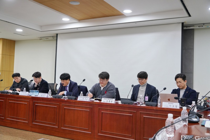 토론시간을 통해 전문가들의 의견을 듣는 기회가 마련됐다.