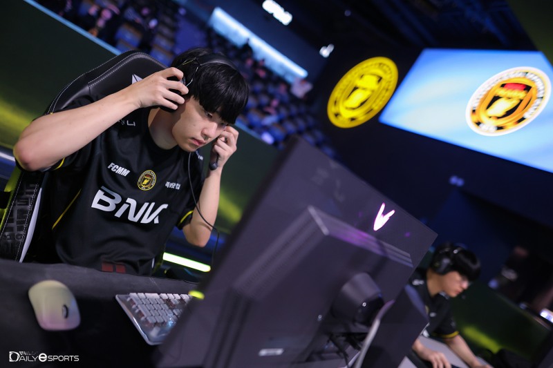 BNK 피어엑스 '랩터' 전어진.