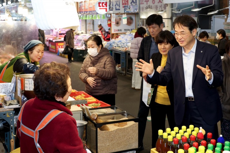 이동환 고양시장, 설 명절맞이 원당 전통시장 방문