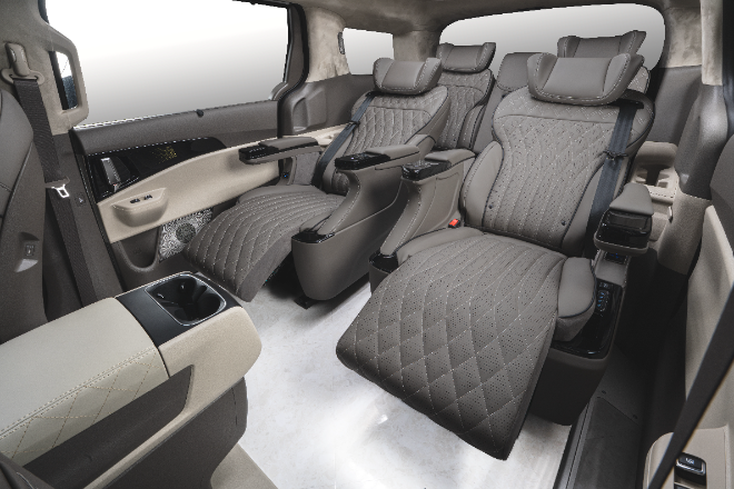 CN모터스, 카니발 하이리무진 PACKAGE 3·카니발 CF9 공개… 2026년 신규 라인업 확대