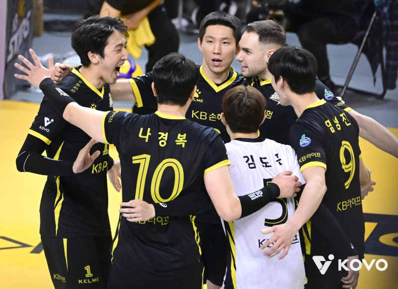 KB손해보험, 삼성화재에 3-0 완승...3연패 탈출과 함께 4위 한국전력 추격