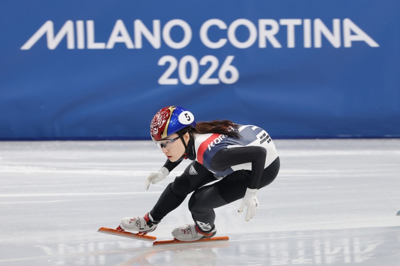 침착하게 레이스 펼치는 최민정. 사진(밀라노=연합뉴스)