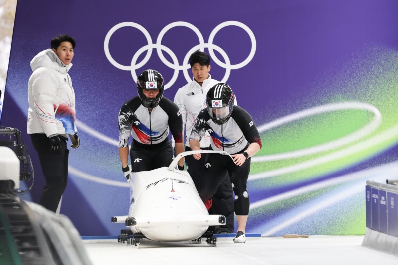 질주 준비하는 김진수-김형근. 사진(코르티나담페초=연합뉴스)